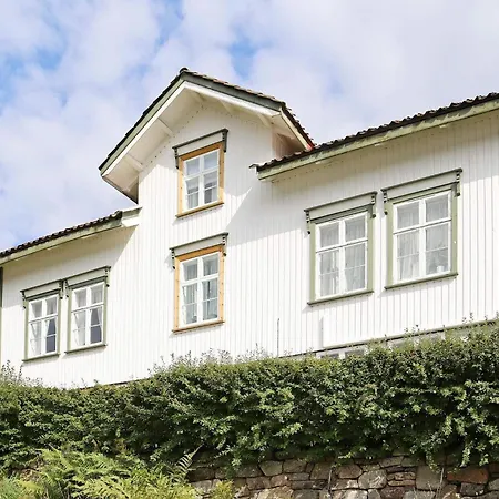 10 Person In Tvedestrand