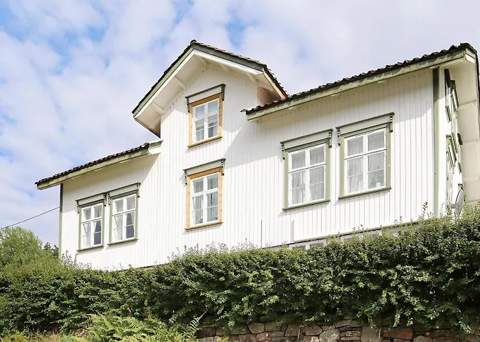 10 Person In Tvedestrand